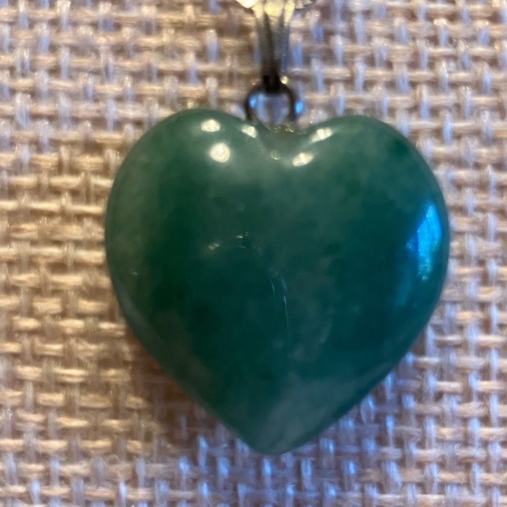 JADE AND STERLING HEART ON STERLING 925 CHAIN - Picture 2 of 6